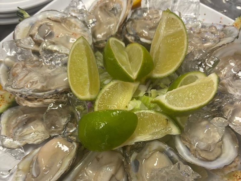 Mariscos Playa Escondida food